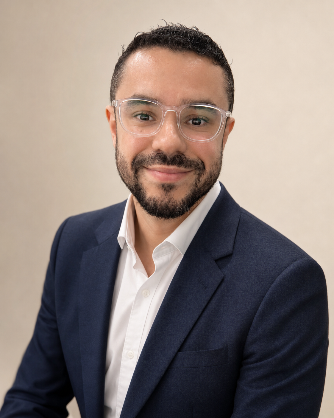 Dr. Victor Moreira em retrato profissional