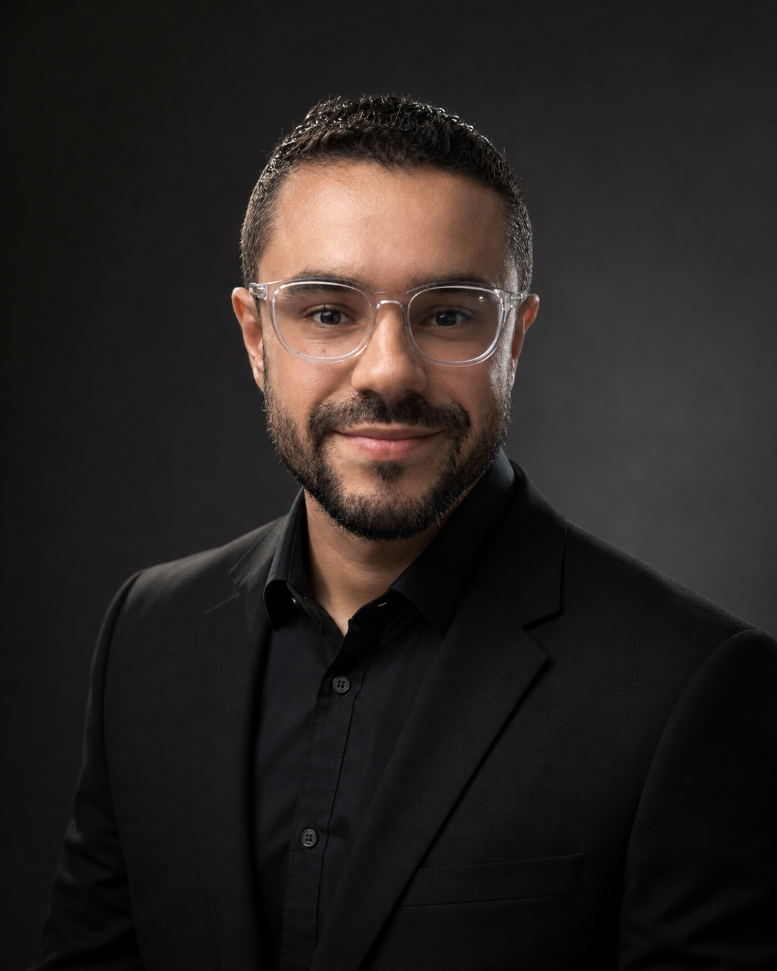 Dr. Victor Moreira em retrato profissional